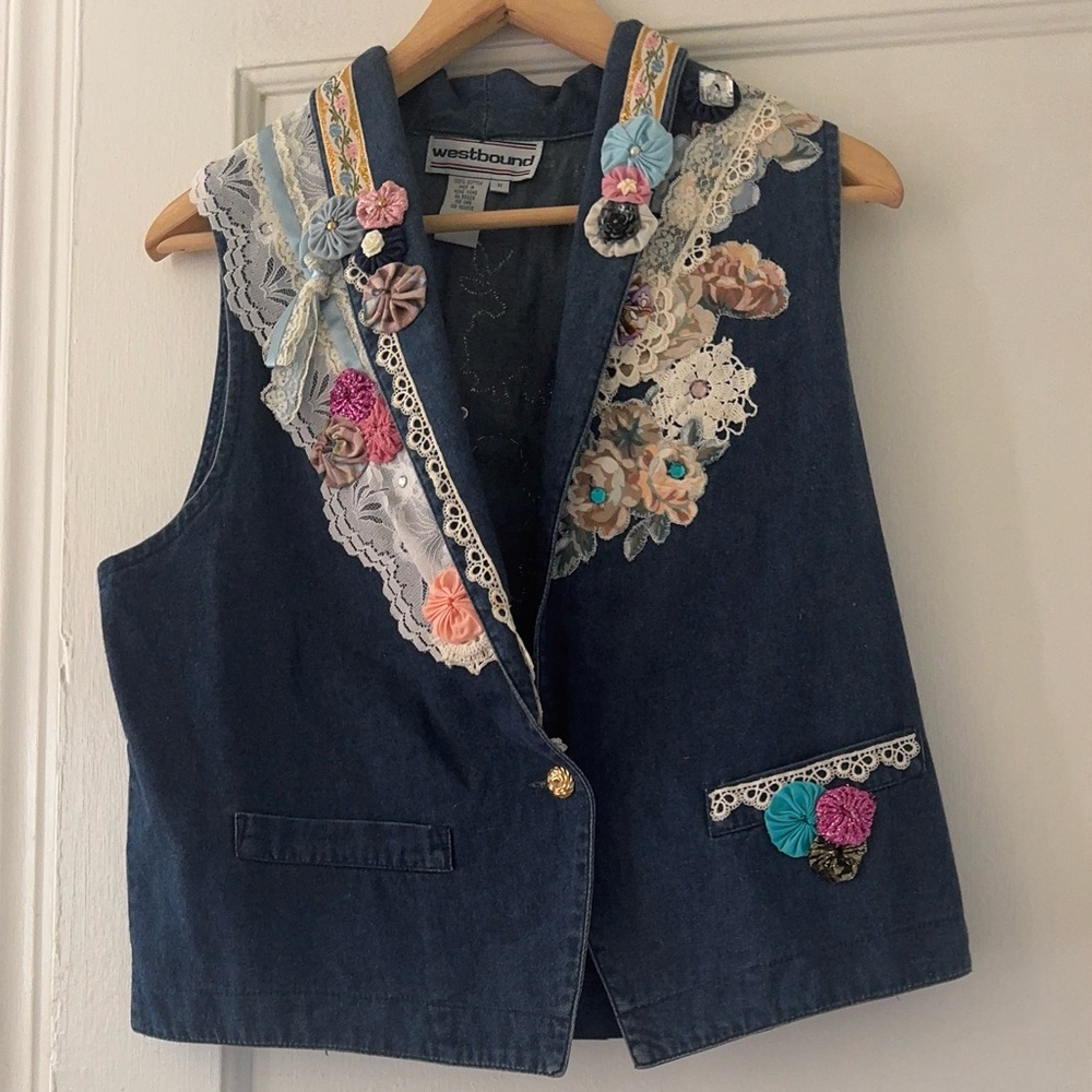 Westbound Denim Cotton Vest with Floral Embellishments Retro Grandmacore